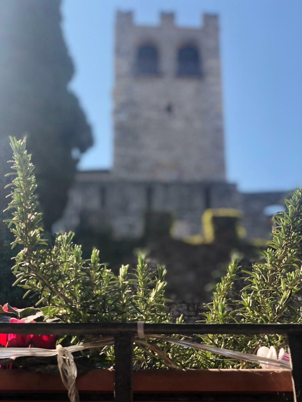 The Queen Tower Desenzano del Garda Exterior photo